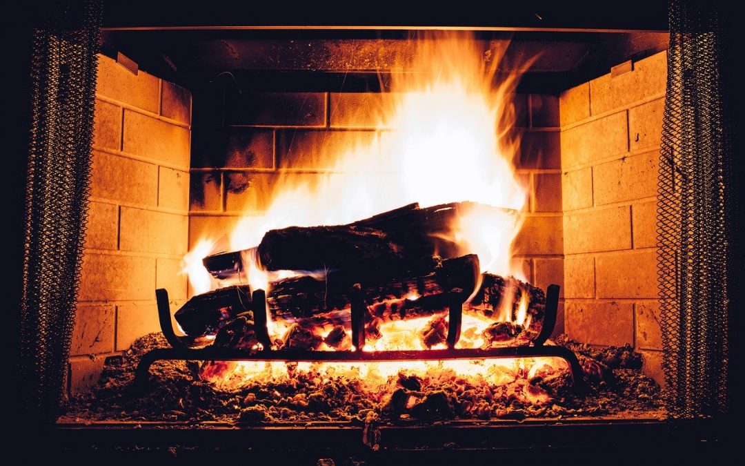 15 Awe-Inspiring Fireplaces Perfect for the South