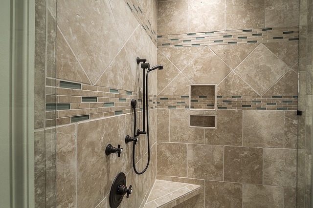 large shower with accent tiles