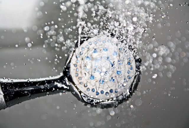 showerhead spraying water